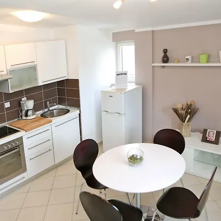 Anja Apartment *